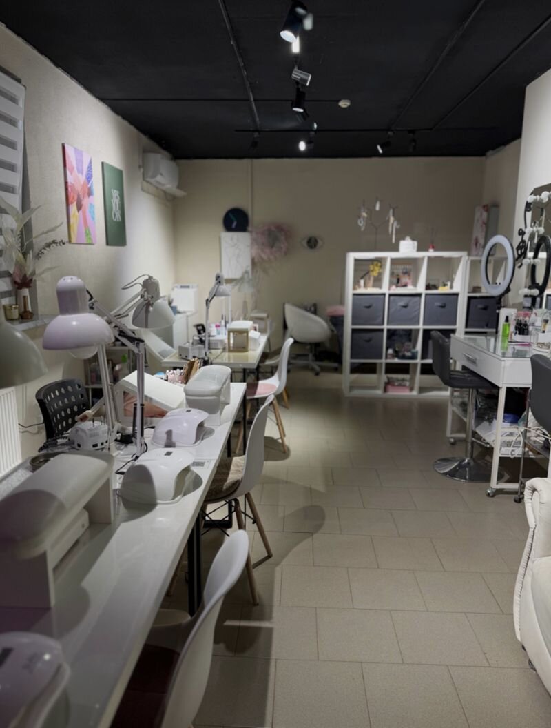 Розовый маникюр с сухоцветами, Краснодар ФМР